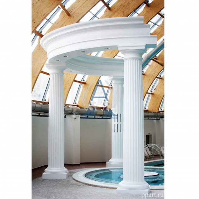 "Ротонда" - дорические энтазисные колонны с антаблементом. Высота - 7285 мм, ширина – 8500 мм